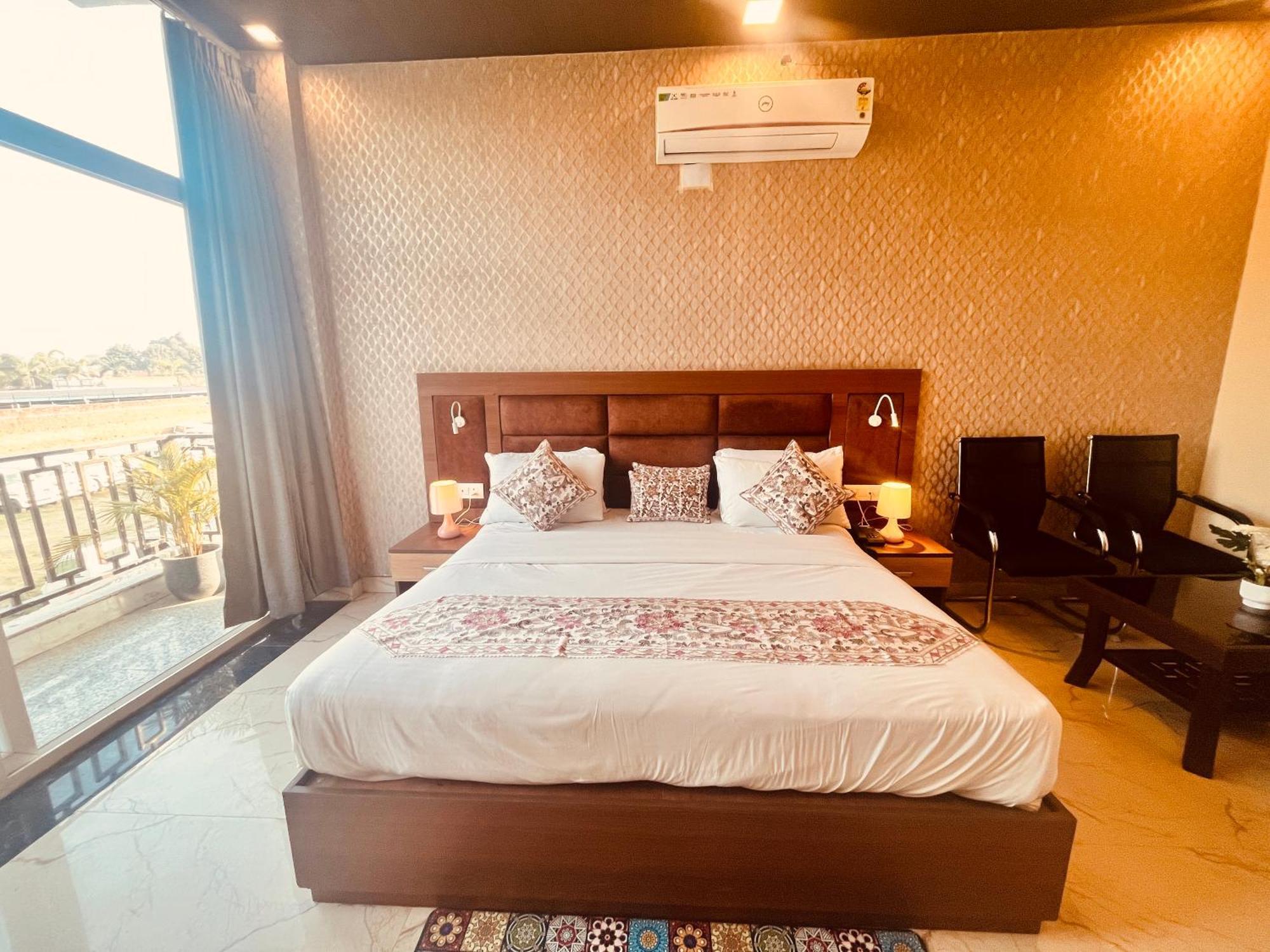 Heaven Resort Ayodhya Bagian luar foto