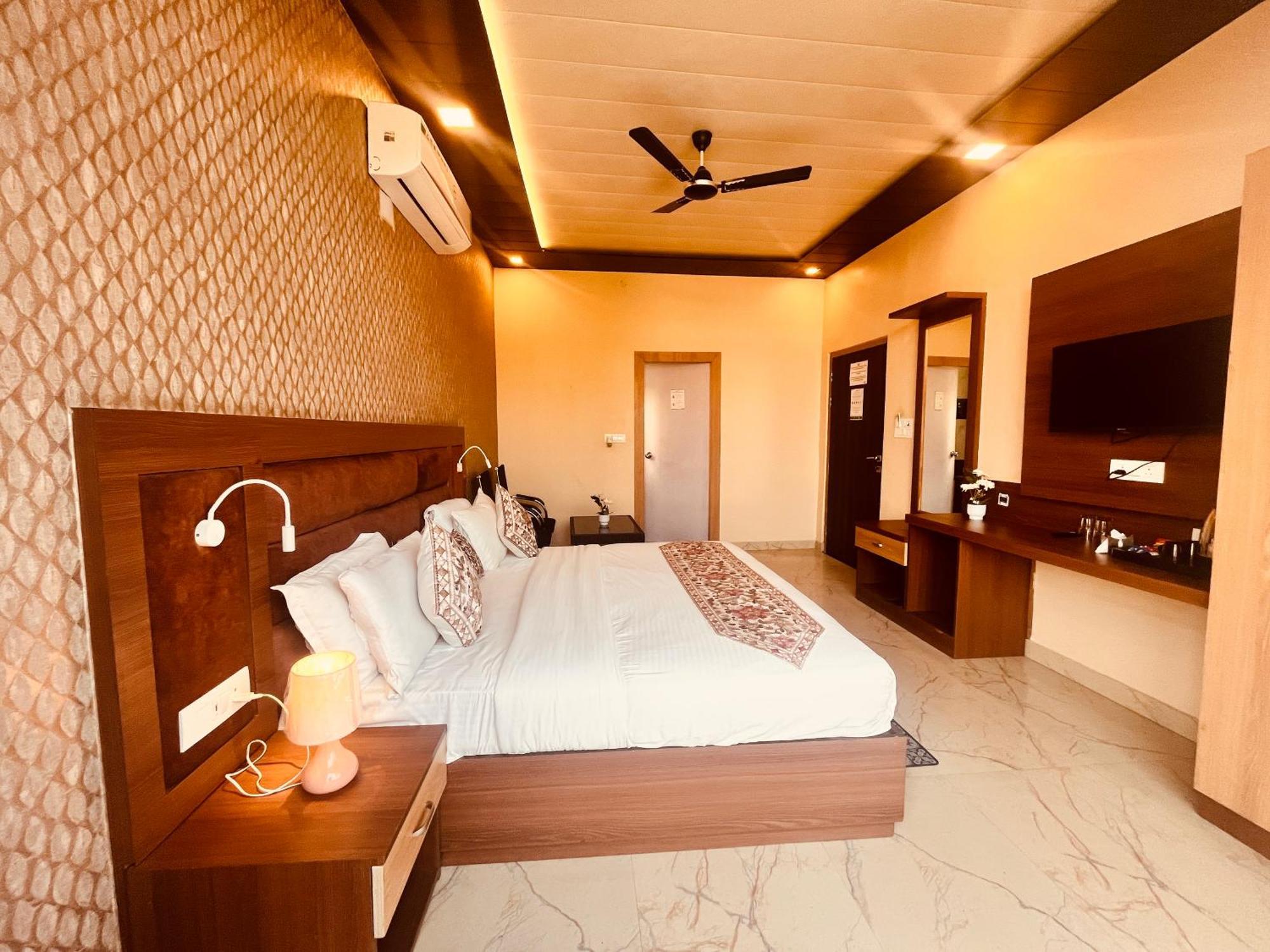 Heaven Resort Ayodhya Bagian luar foto