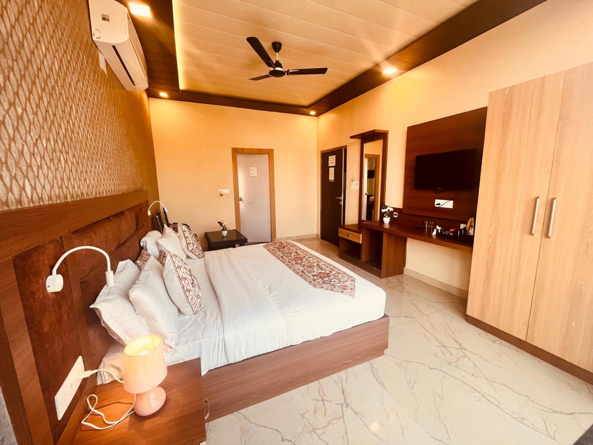 Heaven Resort Ayodhya Bagian luar foto